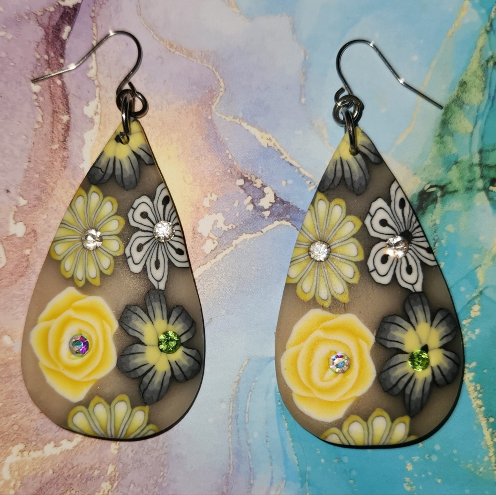 Vivid Teardrop Earrings With Millifiore Like Design